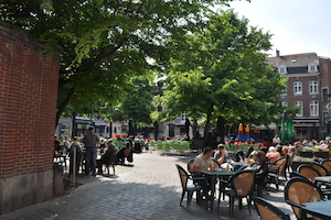 On sunny days, the terraces of cafes and restaurants are animated.